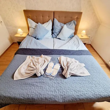 Rózsa Lak Apartman *